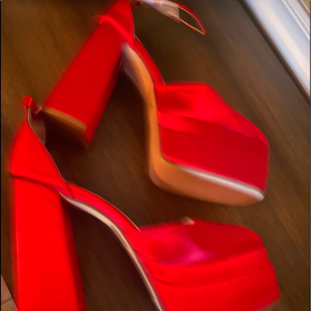 PLATFORM BLOCK HIGH HEELS